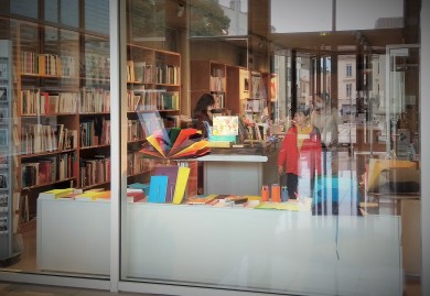 Librairie Carré d’Art, Nîmes © Photo Jean-Pierre Loubat, ADAGP